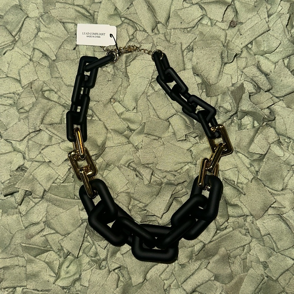 Black and gold Chunky chain necklace